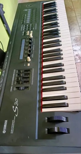 Yamaha S30