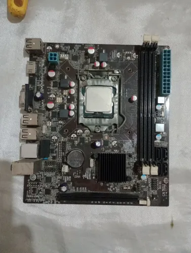 Placa-Mãe LGA 1155 DDR3 (Com Pino Torto no Socket - Para Conserto ou Peças)
