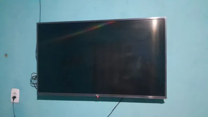 Vendo esta tv seminova