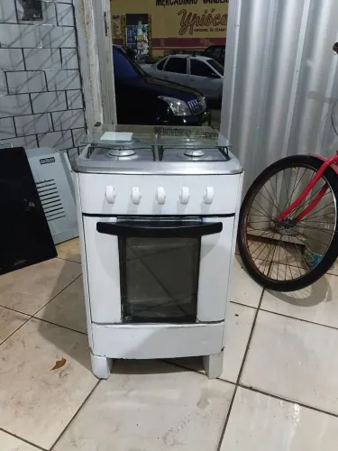 VENDO ESTE FOGÃO ESMALTEC EM OTIMO ESTADO COM A ENTREGA GRÁTIS