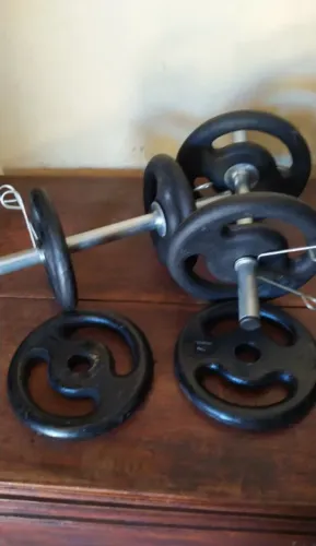 Kit Halteres Anilhas 24kg Com 2 Barras De 40cm Com Presilhas + Barra De Apoio Para Flexão