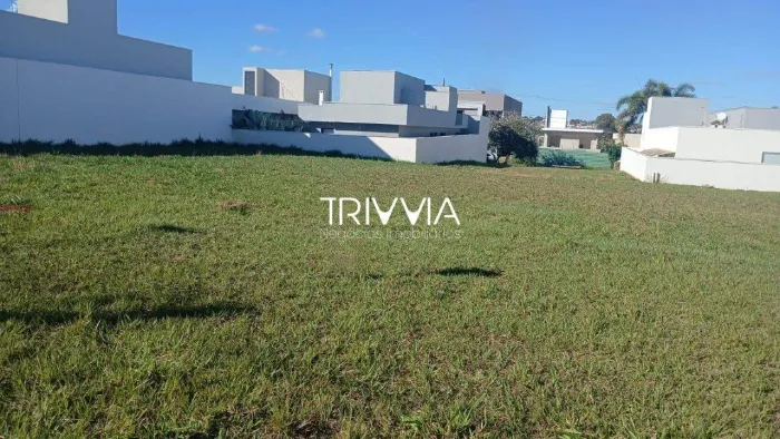 Lote á Venda no Condomínio Splendido