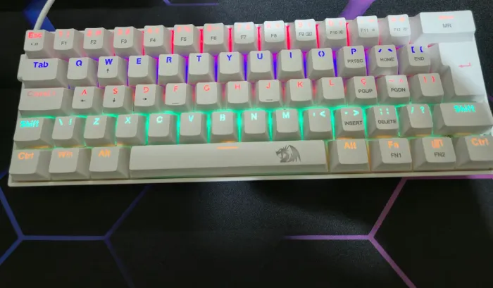 Teclado Mecânico Gamer Redragon Lakshmi K606W-R White 60%