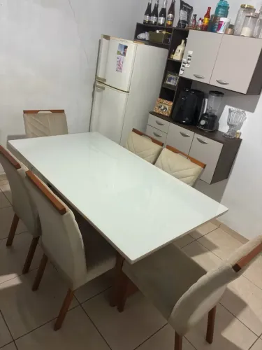 Mesa de jantar 6 cadeiras na madeira