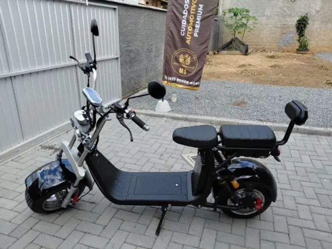 Scooter elétrica X11 2000W - emplacada