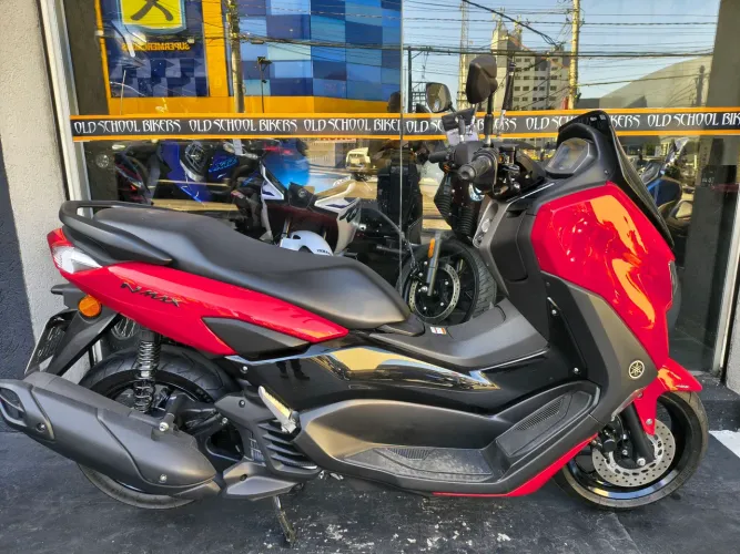 Yamaha NMAX 2024 apenas 900 km