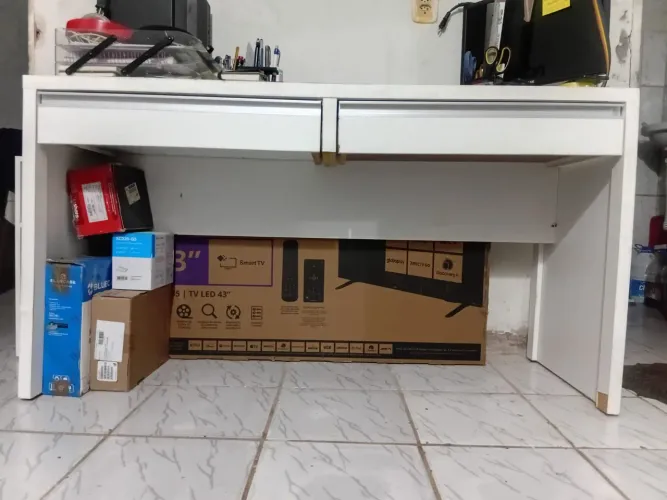 Mesa para home office ou maquiagem