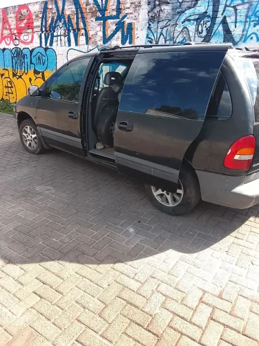 Chrysler Caravan LE 3.3 1997