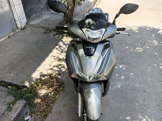 Moto em otimo estado