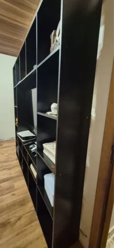 ESTANTE PRETA