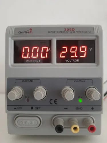 Fonte assimétrica 305D de 5A e 30V para manutenção em equipamentos eletrônicos!