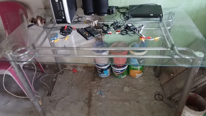 Mesa de vidro tamanho.36 por 80