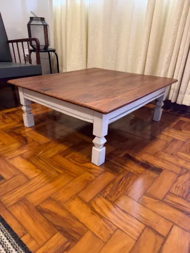Mesa de centro de madeira