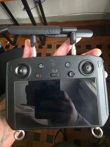 Smart controle Dji RM 500 + antenas de amplificação