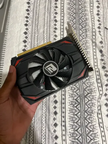 Vendo Placa de vídeo Radeon RX 550 4GB DDR5 