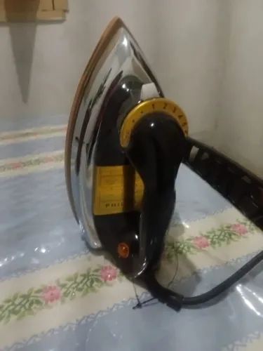 Ferro de Passar Philco Retrô PF601P 127V - Praticamente Novo!