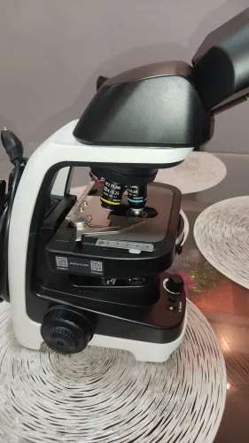 Microscópio Nikon Eclipse Ei