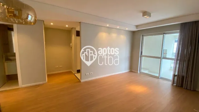 Apartamento com 2 suítes, 02 vagas, bairro Água Verde, Condomínio Younique - Curitiba/PR