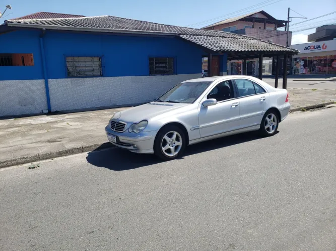Mercedes-Benz C-240 Avantgarde 2.4/ 2.6 4P 2001