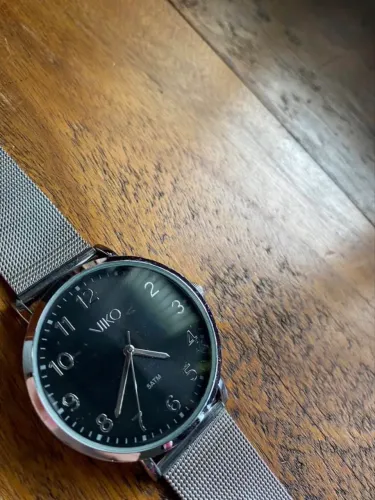 Vendo relógio VIKO, cor prata, pulseira com regulagem , em excelente estado!