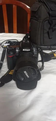 Câmera Nikon D7000 usada em bom estado