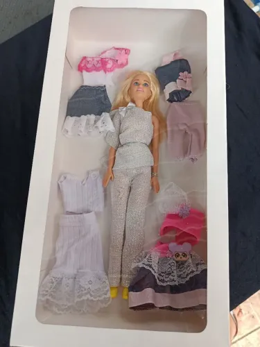 Barbie + looks 1