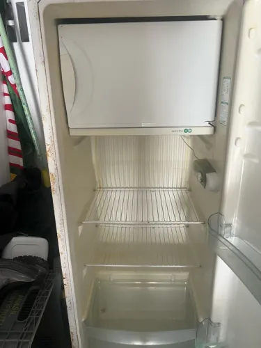 Vende-se geladeira 150,00 reais 