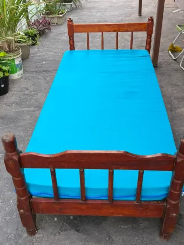 Cama com colchão 