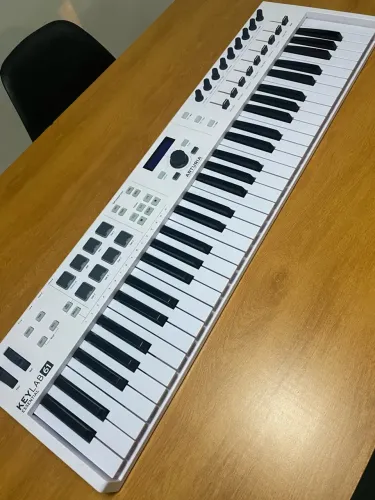 Teclado Controlador Arturia KeyLab Essential 61 - Perfeito Estado