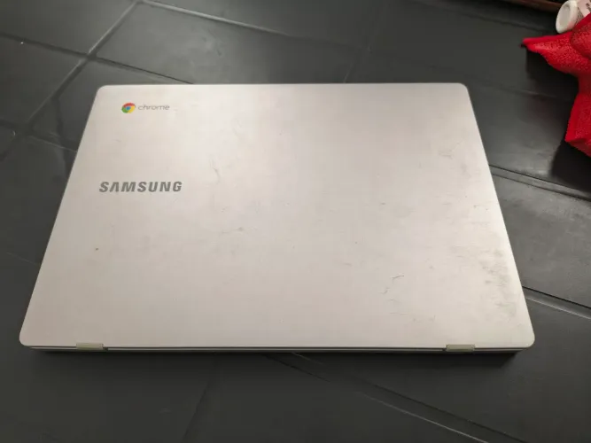 Chromebook 4 XE310XBA-KT4BR, 4 GB RAM e 64 GB