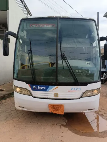 Ônibus rodovoiário 