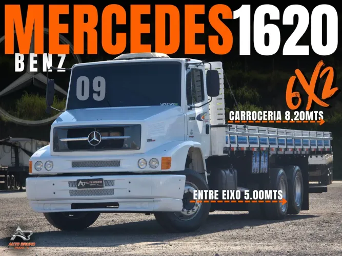 Mercedes-Benz 1620 6x2 2009 Motor Feito, Carroceria Carvalho 8,20 m e Interclima