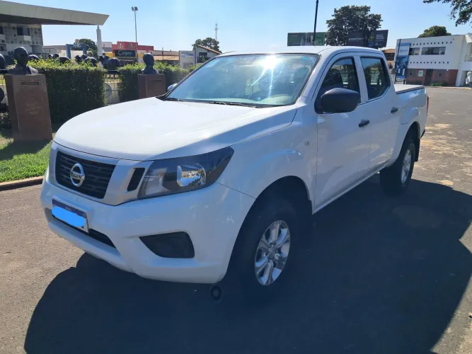 Nissan Frontier S CD 4X4 2.3 TB Diesel Mec. 2021