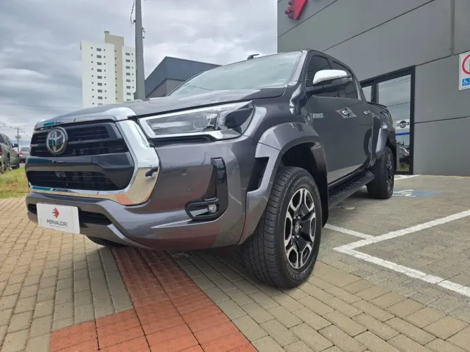 Toyota Hilux CD SRX Plus 4X4 2.8 TDI Die. Aut. 2024