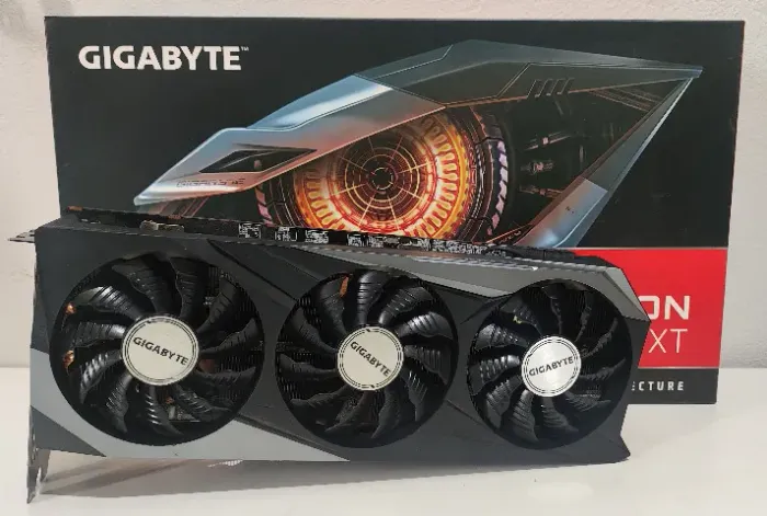 Placa De Video AMD Radeon 6800 Xt 16Gb Gigabyte Gaming OC