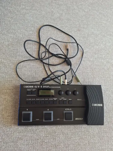 Pedaleira Boss GT-1