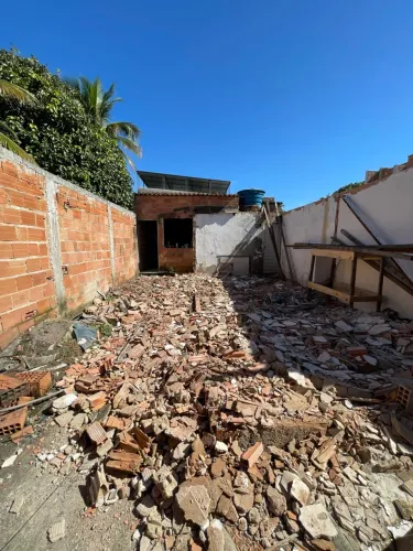 MEIA CASA NO VALE DO SOL