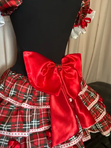 Vestido junino xadrez com saia de babados bem rodada, tamanho M