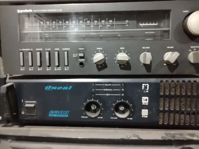 Vendo receiver gradiente e potencia oniel 2.400 w