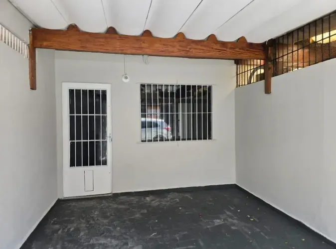 PRÓXIMO A AVENIDA TANCREDO NEVES SOBRADO REFORMADO 68M²