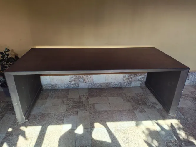 Vendo Mesa de 2x1x0,78 m com rodinhas 
