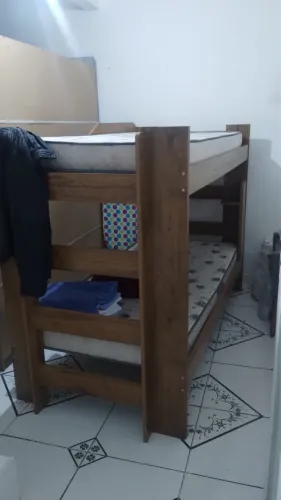 Beliche seminova com os colchões