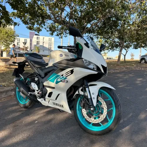 Yamaha R3 2025 Branca