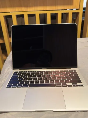 MacBook Air 13" M1 | 8GB / 256GB | Impecável, bateria 93%, garantia Apple até 05/2027 ?