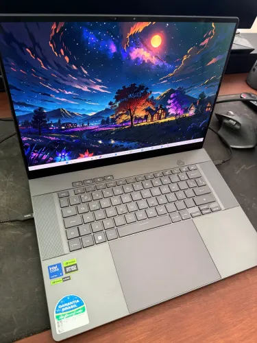 ASUS ROG Zephyrus G16 Core Ultra 185H RTX 4080