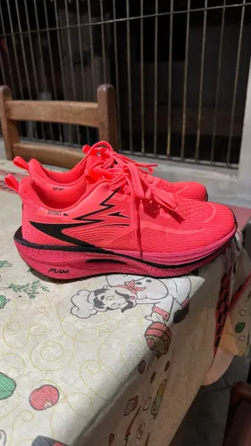 Tênis com Placa de Carbono