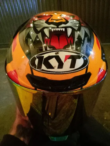 Capacete KYT