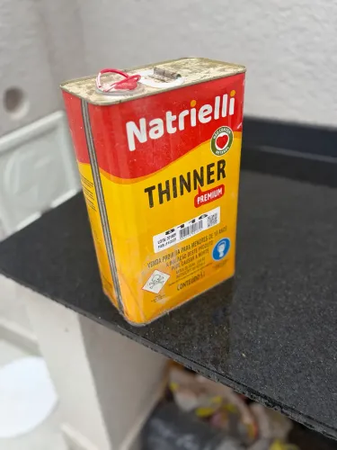 Thinner meia lata
