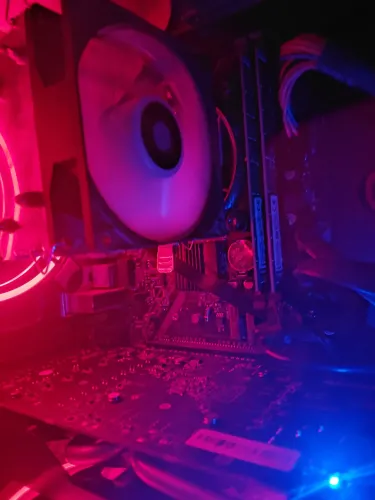 LGA 1155 H61 VEM XEON E3 1220V2 + 16GB RAM + COOLER NO PREÇO