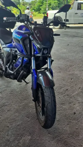 Fz15 zerada , troco por carro até 25 mil em bom estado 